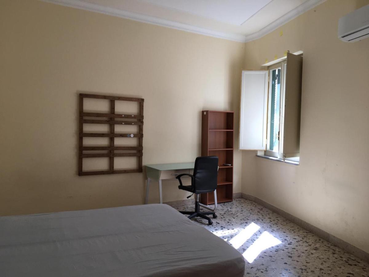 Stanza Privata In Appartamento Per Smart Working, Digital Nomads O Coliving Palermo Eksteriør billede