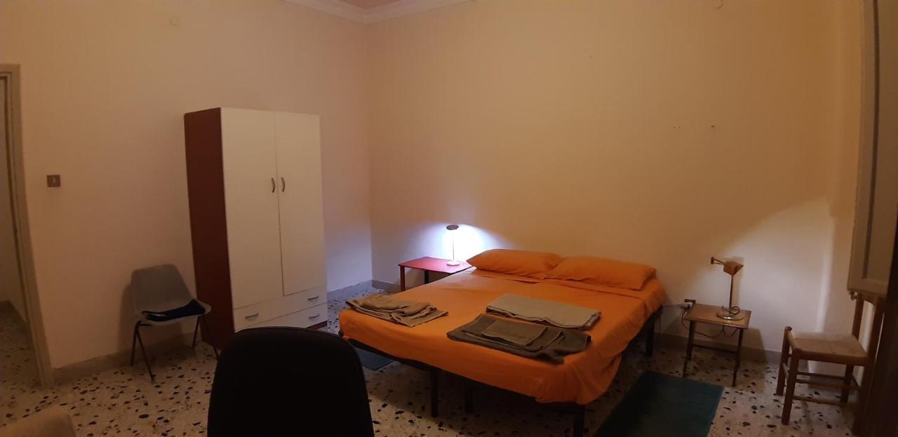 Stanza Privata In Appartamento Per Smart Working, Digital Nomads O Coliving Palermo Eksteriør billede